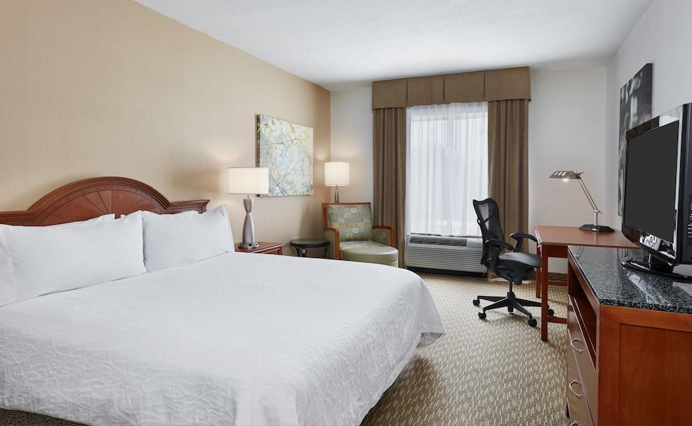Hilton Garden Inn Charlotte North מראה חיצוני תמונה