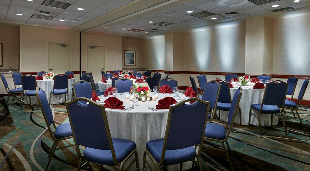 Hilton Garden Inn Charlotte North מתקנים תמונה